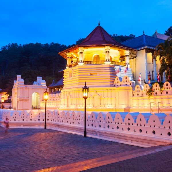 The temple of sacred tooth relic